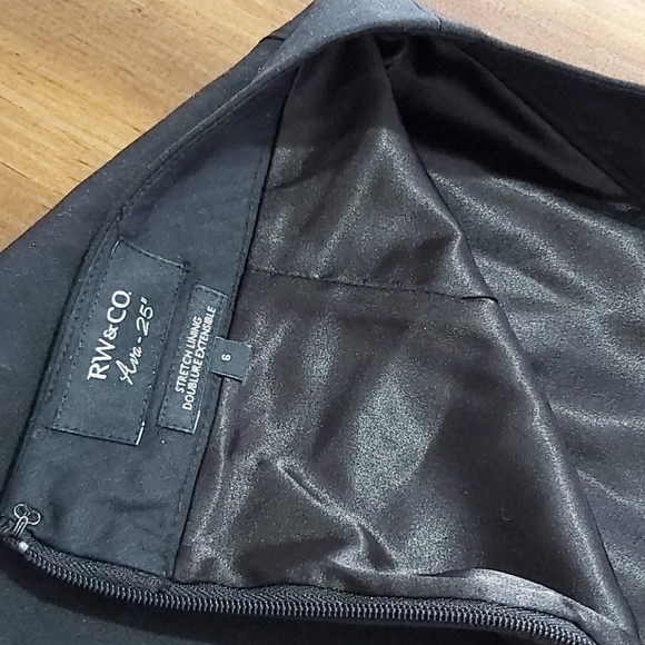 Long pencil skirt - Picture 3 of 3